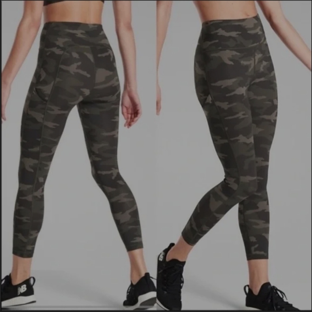 ATHLETA Ultimate Stash Pocket 7/8 Leggings Green Camo ** Small ** EUC!!!